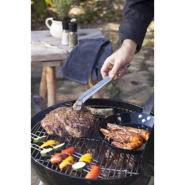 RÖSLE Holzkohle-Kugelgrill No.1 Sport F50, Hochwertiger Kohlegrill mit einstellbarer Luftzufuhr, Deckelscharnier, Deckelthermometer, stabiler Ablage, extra großer Grillfläche und Grillraum – Bild 10