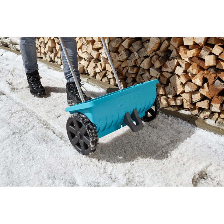 GARDENA Streuwagen L: Universalstreuer zum Ausbringen von Dünger, Samen und Streusalz, 45 cm Streubreite, für ca. 400 m² Rasenfläche, 12.5 l Fassungsvermögen, mit Verschlussschieber (432-20) – Bild 3