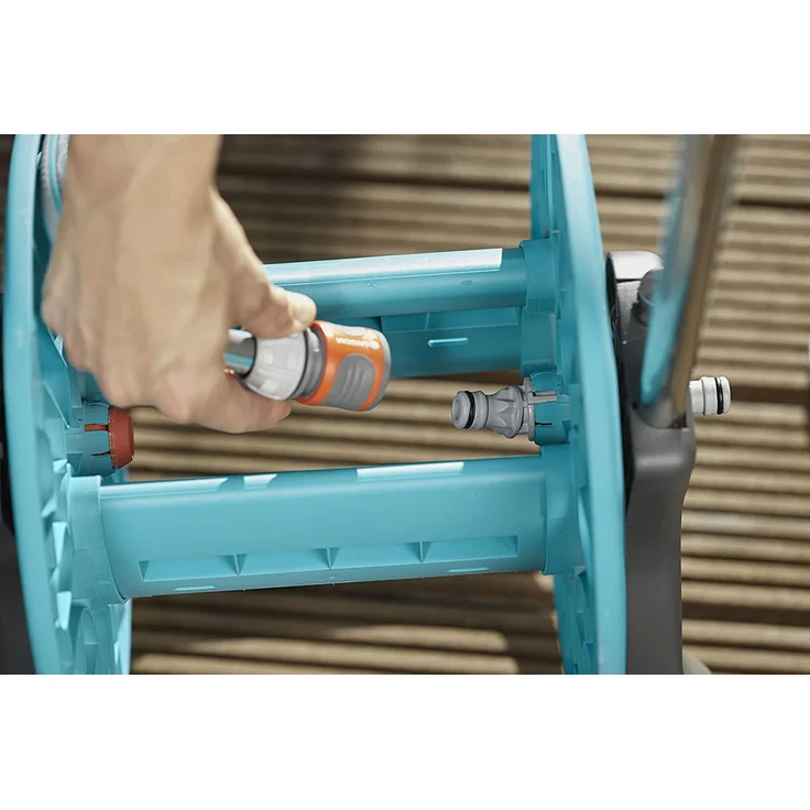 GARDENA Schlauchwagen CleverRoll S Set mit 20 m GARDENA Classic-Schlauch 13 mm (1/2''), Systemteilen und Spritze (18502-20) Nachtropfstopp Knickschutz Frostsicher – Bild 3