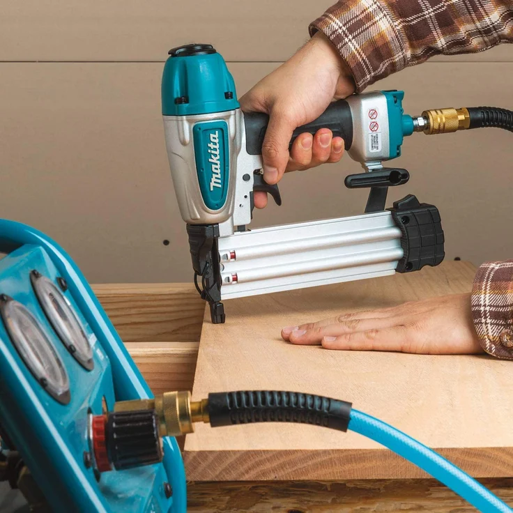 Makita AF506 Druckluftnagler 8,3 Bar max. 50 mm Nagellänge 1,3 kg – Bild 2
