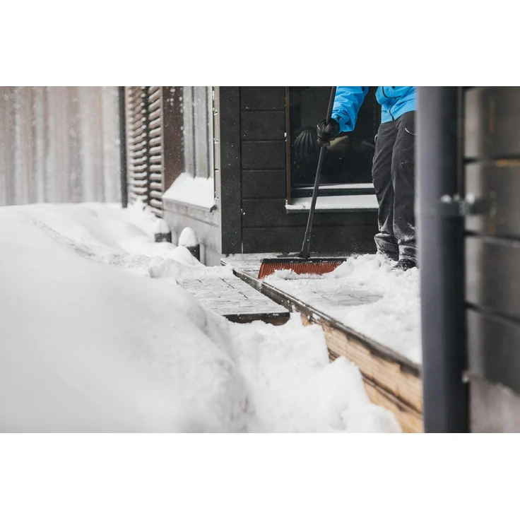 Fiskars Solid Allzweckbesen mit PowerClean-Borsten, Länge: 1,7 m, L, Schwarz-Orange, 1025926 – Bild 7