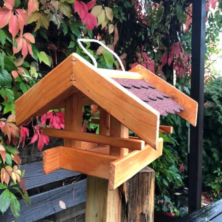 Rechteckiges Vogel Futter Haus Futterstelle aus Holz Vogelhaus Braun-Rot