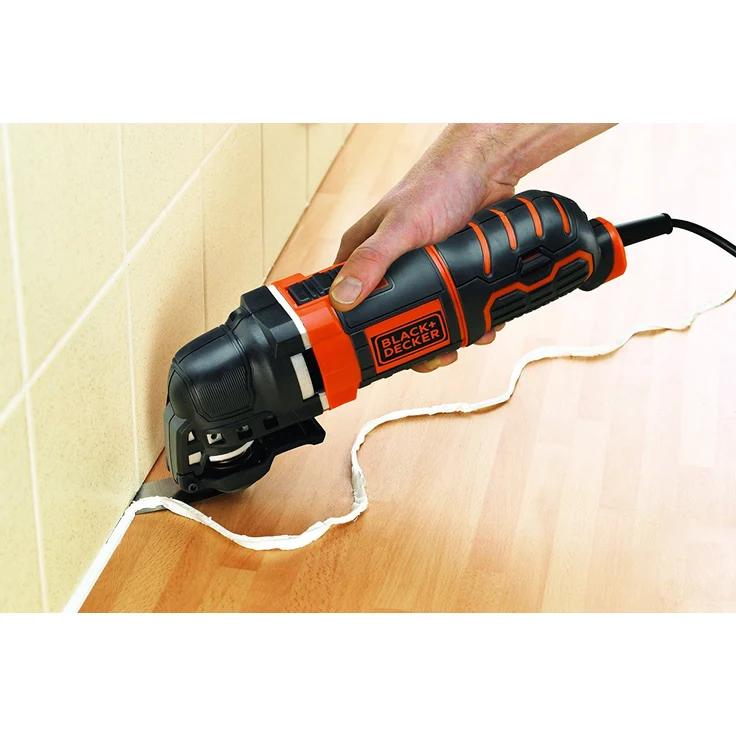 Black und Decker MT300SA2 Multifunktionswerkzeug 300W, mit Super-Lok Schnellspann-System, zum Sägen, Schleifen und Spachteln, ergonomisches Griffdesign, Staubabsaugung, 12-teiliges Zubehörset – Bild 4