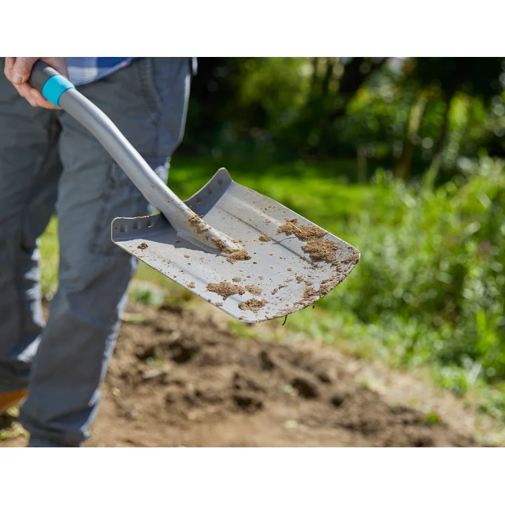 GARDENA ErgoLine Spaten: Gartenspaten aus Qualitätsstahl zum Umgraben und Ausheben, mit Trittsteg und ergonomischem Stiel, D-Griff (17010-20) – Bild 8
