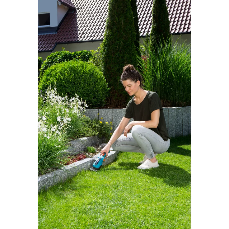 GARDENA Akku-Grasschere ComfortCut Li Rasenkantenschere mit 8 cm Schnittbreite, Komforthandgriff, Messerwechsel ohne Werkzeug 9856-20 – Bild 7