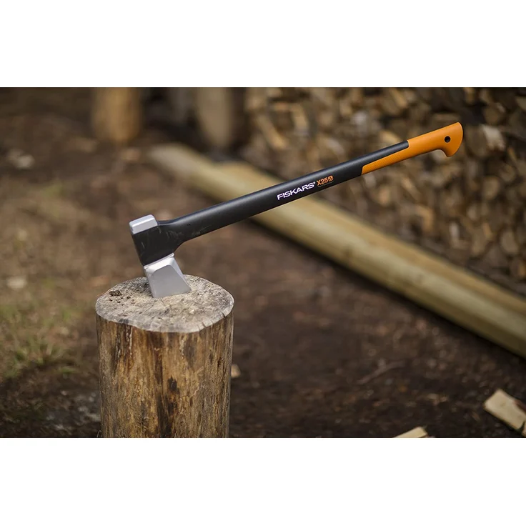 Fiskars Spaltaxt, Inklusive Klingen- und Transportschutz, Länge: 72 cm, Antihaftbeschichtet, Hochwertige Stahl-Klinge-Glasfaserverstärkter Kunststoff-Stiel, Schwarz-Orange, X25 XL, 2,4 kg, 1015643 – Bild 3