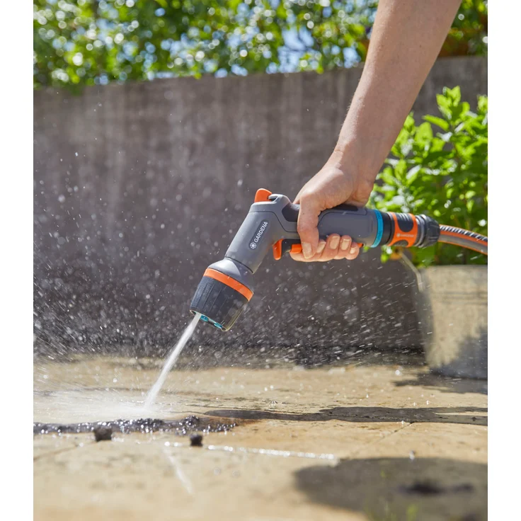 GARDENA Comfort Reinigungsspritze ecoPulse: Spritze zur leistungsstarken und wassersparenden Reinigung, mit Dauerarretierung, Frostschutz (18304-20) – Bild 4