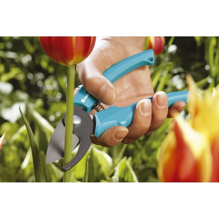 GARDENA Classic Gartenschere 8754-30 mittelgroß Bypass Universalschere 18 mm Einhandverschluss – Bild 2