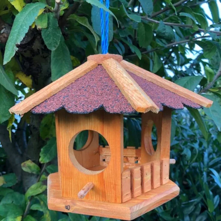 Vogel Futter Haus Futterstelle Sechseck aus Holz Vogelhaus zum Hängen Braun/Rot