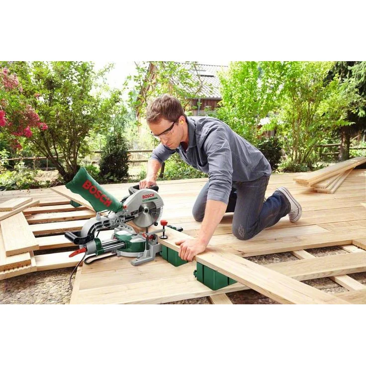 Bosch Kapp- und Gehrungssäge PCM 8 S (1200 Watt, Kreissägeblatt Nenn-Ø 216 mm, im Karton) – Bild 2