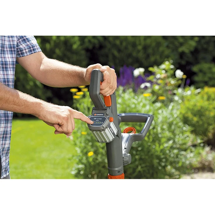 GARDENA Akku-Trimmer Set EasyCut Li-18/23R: Rasentrimmer mit 230 mm Schnittkreis, Teleskopstiel und Pflanzenschutzbügel, Stielneigungsverstellung 9823-20, Schnittbreite: 2,3 cm – Bild 8