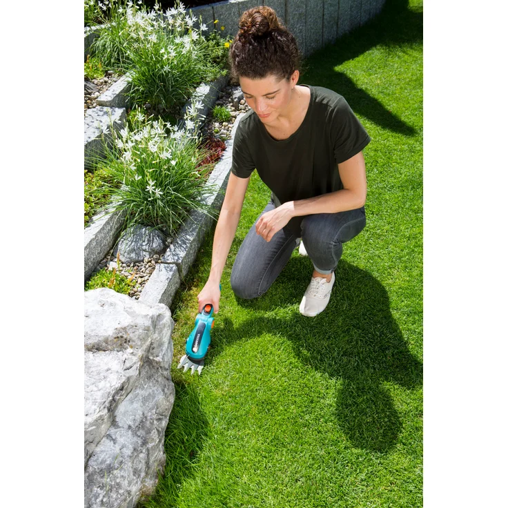GARDENA Set Akku-Gras- und Strauchschere ComfortCut Li Grasschere mit Komfortgriff für präzisen, komfortablen Rasenkanten- und Formschnitt 9857-20 – Bild 11