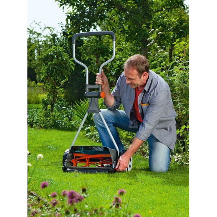 GARDENA Comfort Spindelmäher 400 C: Handrasenmäher mit 40 cm Schnittbreite für bis zu 250 m² Rasenfläche, Messerwalze aus Qualitätsstahl, berührungslose Schneidetechnik - 4022-20 – Bild 4
