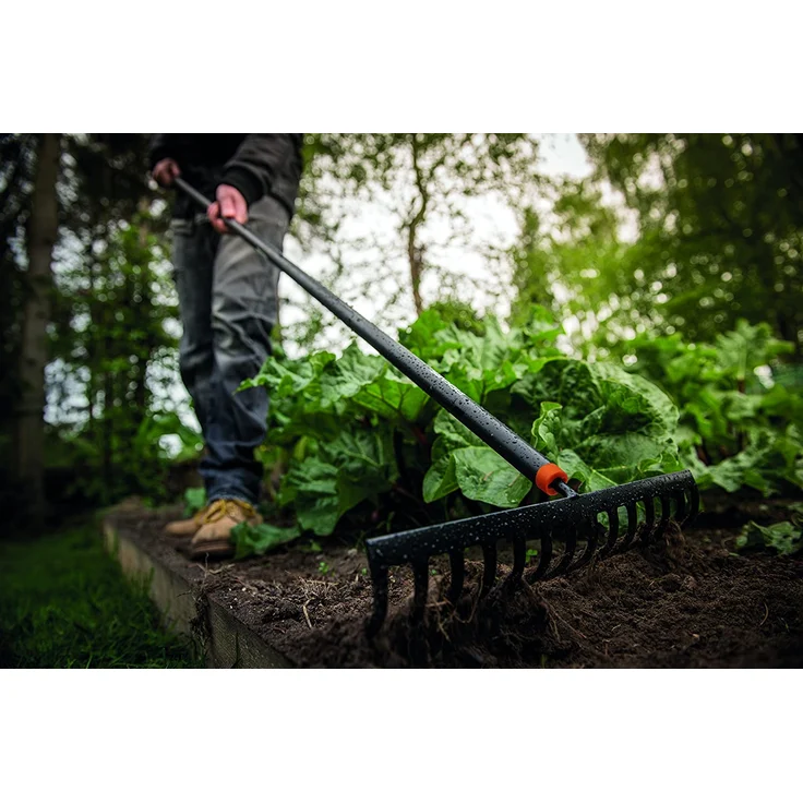 Fiskars Rechen mit 14 Zinken, Breite: 36 cm, Gehärtete Karbonstahlzinken-Aluminiumstiel, Schwarz-Orange, Solid, 1016036 – Bild 4