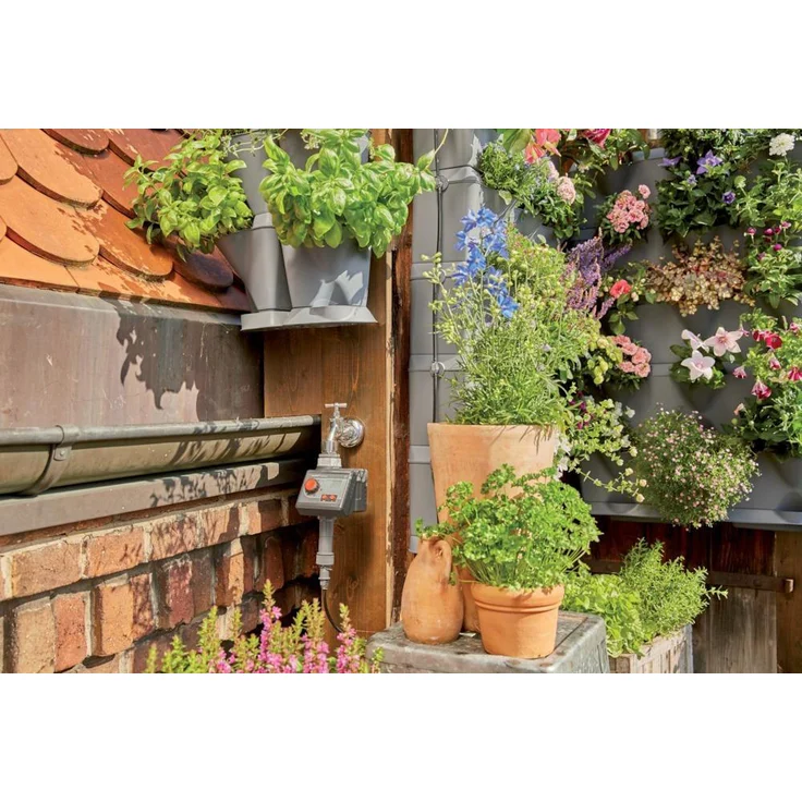 GARDENA NatureUp! Bewässerungsset Vertikal Wasserhahn: Bewässerungssystem für bis zu 27 Pflanzen, unsichtbare Bewässerung, Anschlussmöglichkeit für Bewässerungscomputer (13156-20) – Bild 3