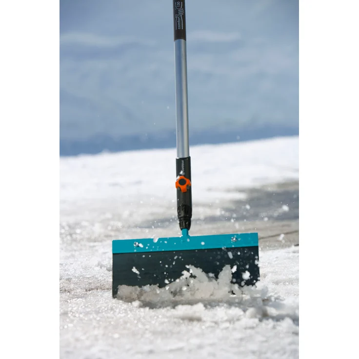 GARDENA Combisystem-Stoßscharre 30 (3251-20) Eisschaber mit auswechselbarem Federstahlblatt, leichtes Entfernen von Eisplatten und festgefrorenem Schnee, Arbeitsbreite 30 cm – Bild 4