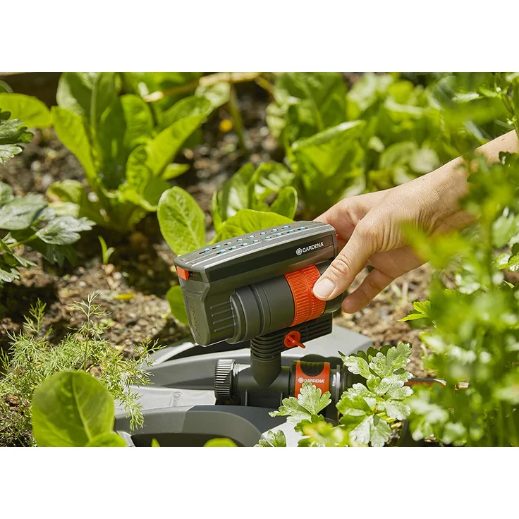 GARDENA Viereckregner AquaZoom compact: Regner zur Bewässerung von Nutzflächen von 9-216 m², Reichweite 3-18 m, Sprengweite 3-12 m, integrierter Innenfilter 18708-20 – Bild 2