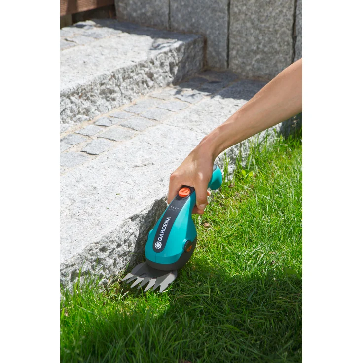 GARDENA ClassicCut Li Akku-Grasschere, 9855-20, mit Teleskopstiel und Rädern, mit Akku und Ladegerät – Bild 10