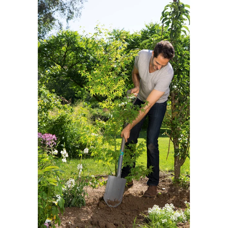 GARDENA NatureLine Spitz-Spaten: Gartenspaten mit Beschichtung zum Umgraben und Ausheben, Stiel aus FSC-zertifiziertem Eschenholz, D-Griff (17001-20) – Bild 4