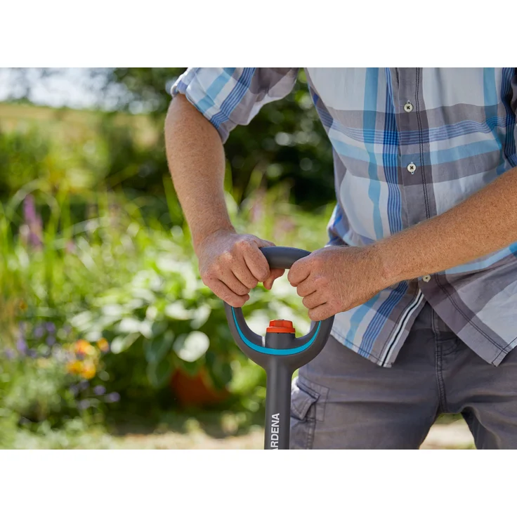 GARDENA ErgoLine Teleskop-Spaten: Gartenspaten aus Qualitätsstahl zum Umgraben und Ausheben, mit Trittsteg und ergonomischem Stiel, D-Griff (17020-20) – Bild 4
