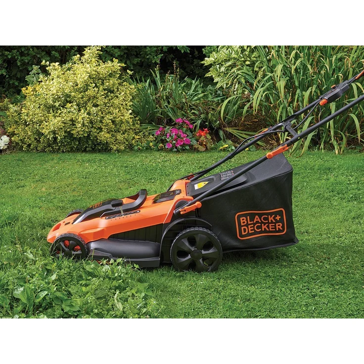 Black+Decker 3-in-1 Akku-Rasenmäher - mit Autosense 36V, 48 cm Schnittbreite, für mittlere und große Gärten, inkl. 2 Akkus, 90-Min Schnellladegerät, 50l Fangsack, Mulchfunktion CLMA4820L2-QW – Bild 3