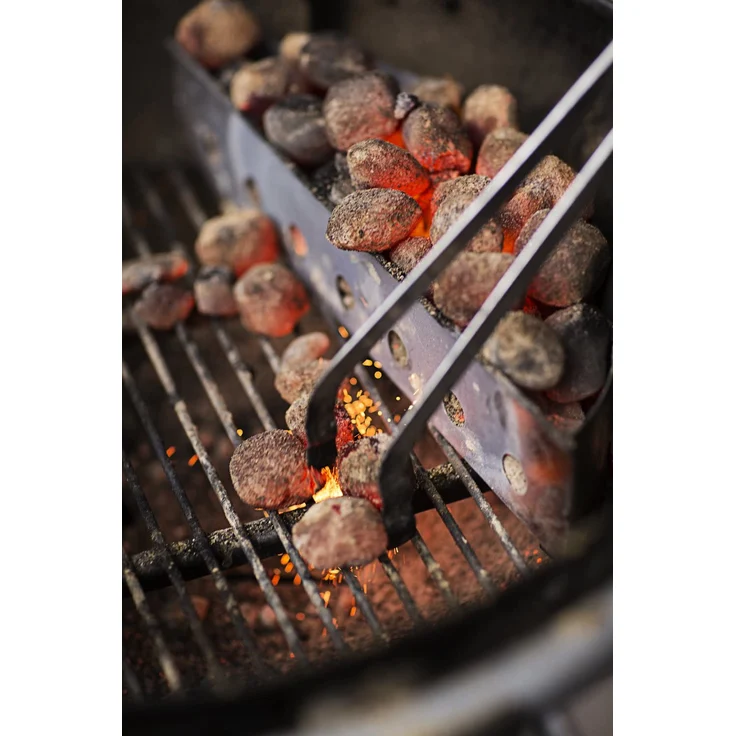 RÖSLE Kohlezange, Hochwertige Grillkohlezange zum Positionieren heißer Holzkohle, Edelstahl 18/10, spülmaschinengeeignet – Bild 3