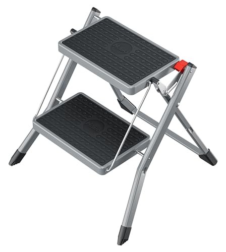 Hailo MK62 Standardline, Trittleiter aus Stahl mit 2 extra breiten Stufen, Anti-Rutsch-Matten, belastbar bis 150 kg, Klappsicherung, Tragegriff, kompakt klappbar