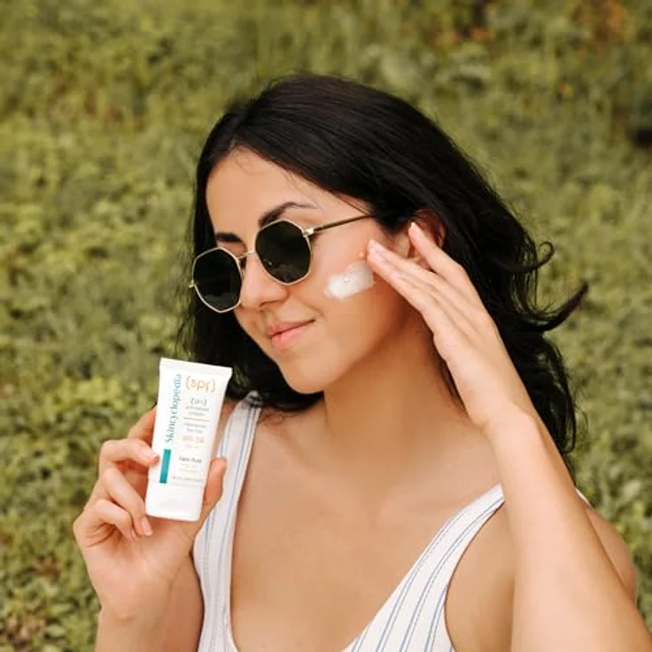 Skincyclopedia LSF 50 Sonnencreme, Sonnenfluid für das Gesicht mit Niacinamide und Teebaum gegen Pickel, SPF 50 Sun Protection Face Fluid, UVA und UVB, Sonnenschutz mit hohem Breitspektrumschutz, 50ml, Anti Pickel Sun Protection Face Fluid, 50ml – Bild 5