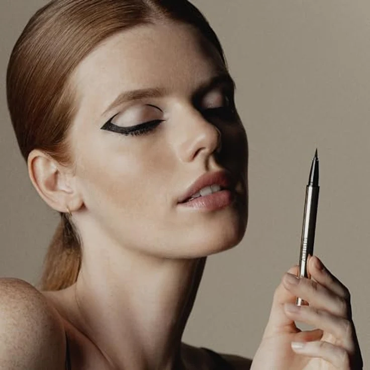 Sisley Ligne Noire Eyeliner, pflegender Eyeliner mit Filzspitze, 0,55 ml – Bild 4
