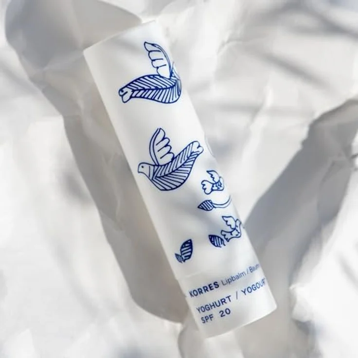 KORRES Pflegender Lip Balm Yoghurt SPF 20, farbloser Lippenpflege Stift mit Johanniskrautöl und Sheabutter, dermatologisch getestet, 4,5g – Bild 2