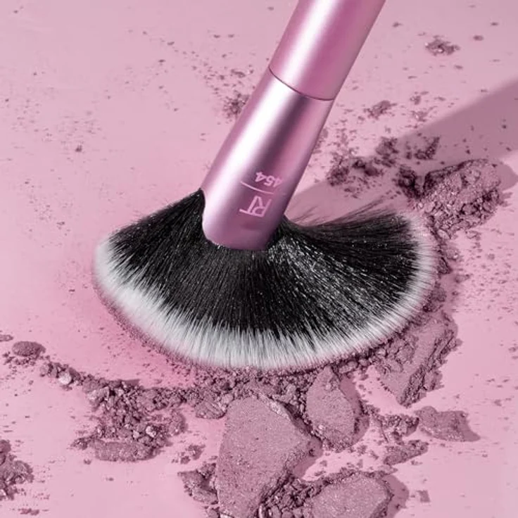 Real Techniques Extra Big Finishing Brush RT 454, Pinsel für die Wangen mit langen, feinen Borsten, vegan – Bild 8