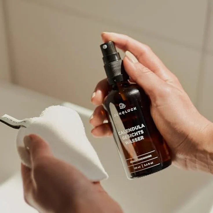 JUNGLÜCK Calendula Gesichtswasser, 100ml Vegan | Beruhigendes Gesichtsreinigungsspray mit BIO Calendula, klärt porentief und schützt vor Feuchtigkeitsverlust – Bild 5