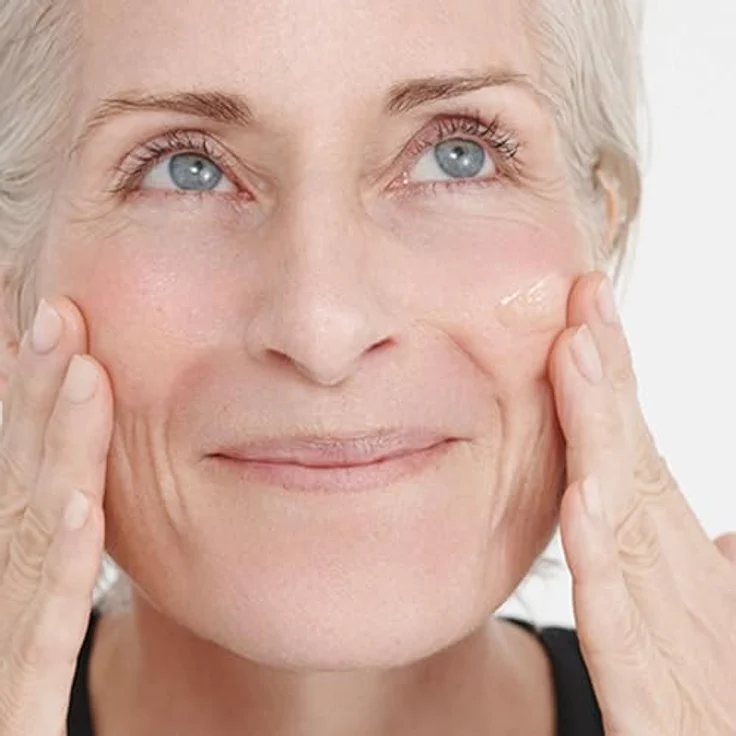 Dr. Hauschka Gesichtsserum, Intensives regenerierendes Nachtserum 30 ml, für reife Haut, spendet tiefenwirksame Feuchtigkeit – Bild 4