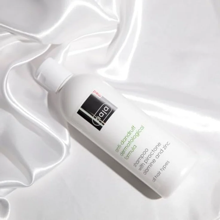 Ziaja ZIAJA MED Anti-Schuppen-Shampoo mit Pyrocton Olamin und Zink, dermatologische Formel für alle Haartypen, 300 ml – Bild 3