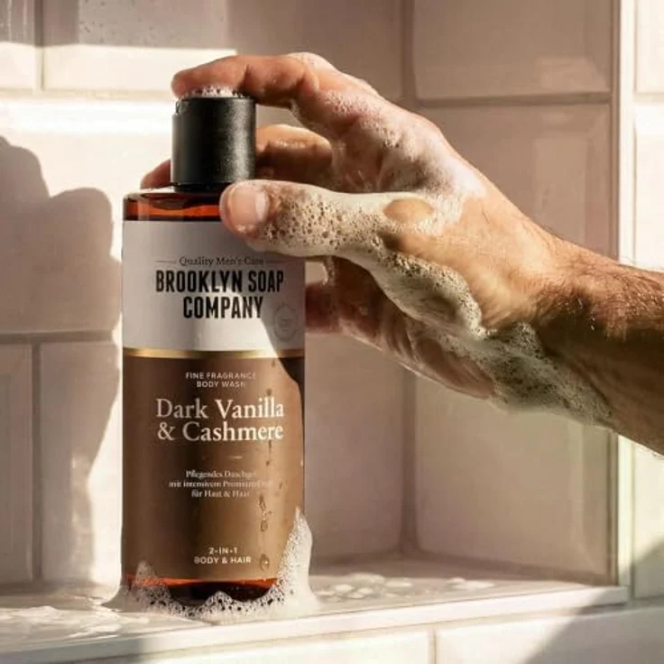 Brooklyn Soap Company Duschgel für Männer 5x300ml - 2-in-1 Fine Fragrance Body Wash mit Dark Vanilla & Cashmere Duft, angereichert mit Vitamin E und Panthenol – Bild 2