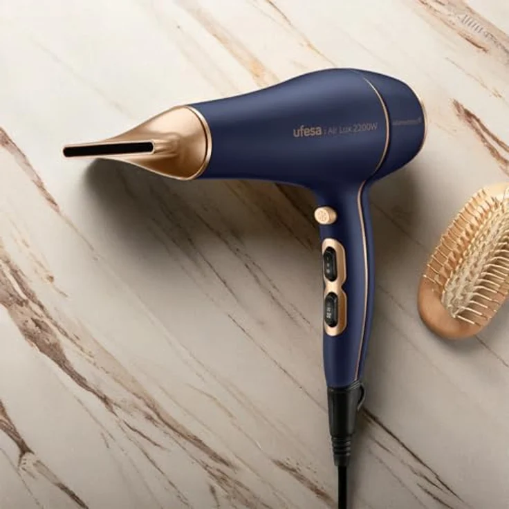 Ufesa Air Lux Professioneller Haartrockner, 2200 W AC-Motor, inkl. Diffusor und Konzentrator, 2 Geschwindigkeiten, 3 Temperaturen, Kaltluftstoß, Blau/Gold – Bild 2