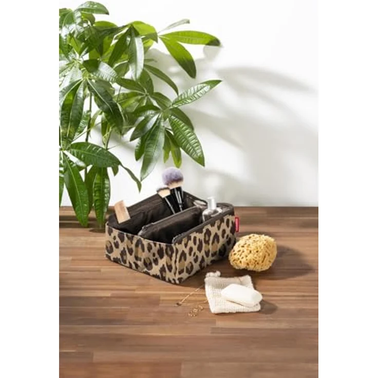 REISENTHEL® Kosmetiktasche fold case leo macchiato, stilvolle Beauty Case mit Leopardenmuster, wasserabweisend, 23 x 11 x 11 cm, 1,5l Volumen – Bild 4