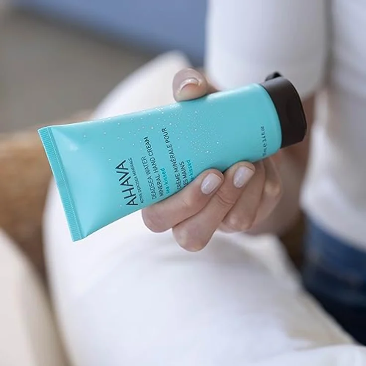 AHAVA Deadsea Water Mineral Hand Cream Sea-Kissed, 150 ml, feuchtigkeitsspendend und schützend für trockene Haut – Bild 8