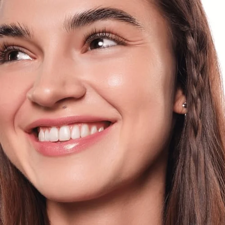 essence Hydra Kiss, hydratisierendes Lippenöl in Farbton 09 Cookie Sparkle, 4 ml, vegan, spendet Feuchtigkeit und glättet feine Linien – Bild 7