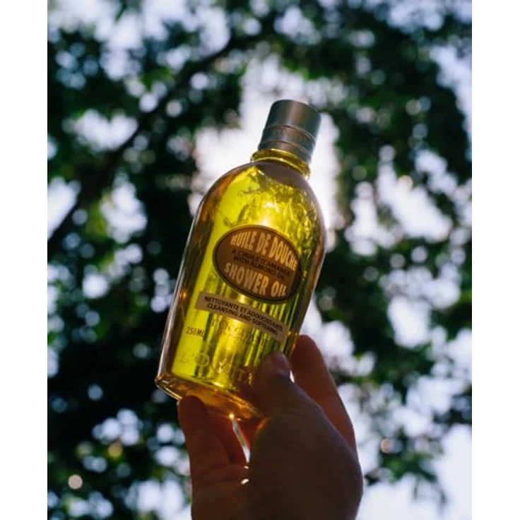 L'Occitane Almond Cleansing & Softening Duschöl 250 ml – Bild 4