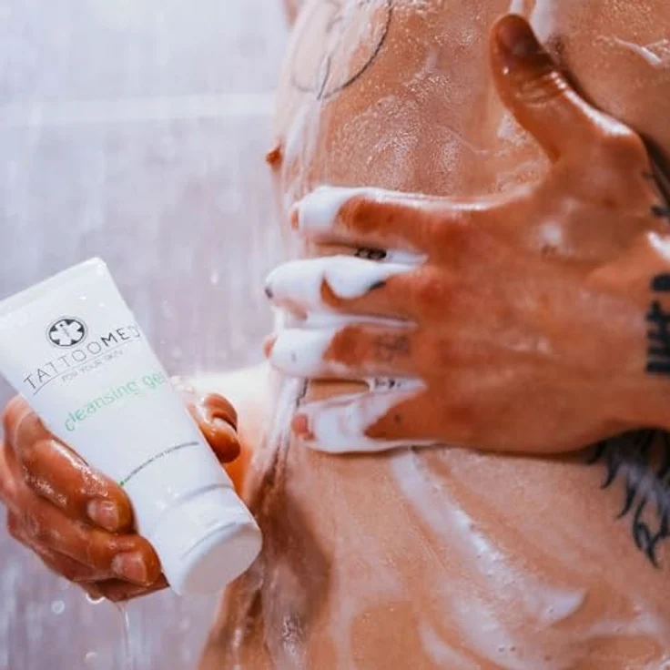 TattooMed Cleansing Gel, Tattoo-Waschgel für frisch tätowierte Haut mit Farbschutz und Juckreizlinderung, 100ml – Bild 4