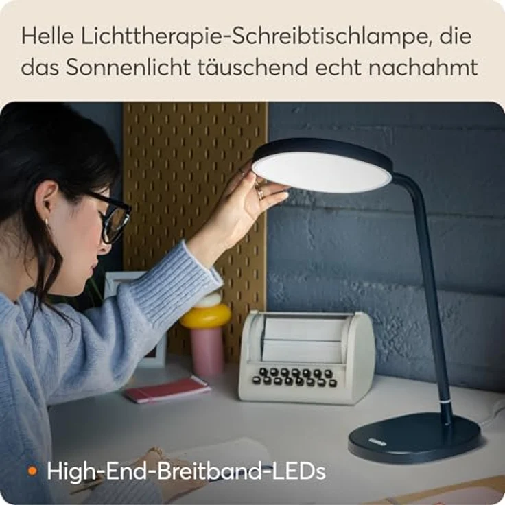 Lumie Task, Tageslichtlampe 10000 Lux, 15 cm LED Lichttherapie für Büro, schwarz – Bild 4