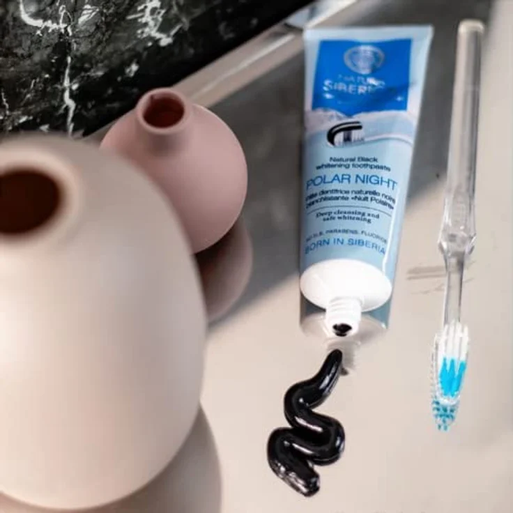 Natura Siberica Polar Night, schwarze Zahnweißercreme für strahlend weißes Lächeln, 100 g – Bild 2