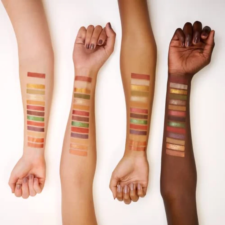 essence Disney Villains Scar eyeshadow palette, Lidschatten, Nr. 03, Mehrfarbig, 14 Farben, langanhaltend, vegan, ohne Mikroplastikpartikel, Nanopartikel frei, ölfrei, 1er Pack (11.2g) – Bild 5