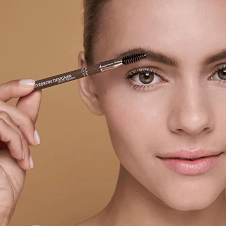 M. Asam MAGIC FINISH Augenbrauenstift Eyebrow Designer Light-Brown (0,28g) – 4-in-1 Augenbrauenstift mit Drehmine & Spiralbürstchen, perfekte Form & Fülle dank pudriger Textur, optimale Brauenbogen – Bild 3