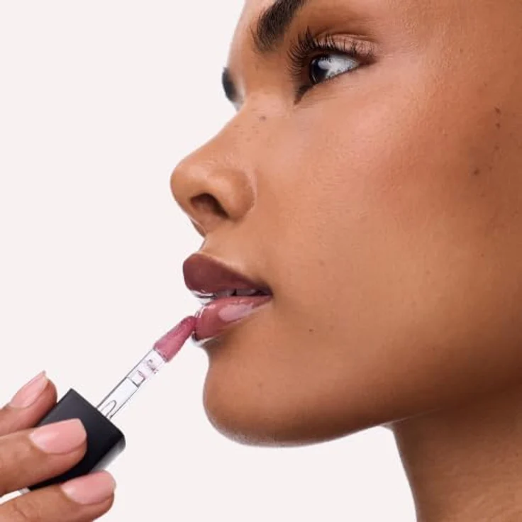 Catrice Shine Supreme Lippenöl, 4 ml mit nahrhaftem Effekt in Farbton 040 Cherry Lush, spendet Feuchtigkeit und verleiht langen Glanz – Bild 6