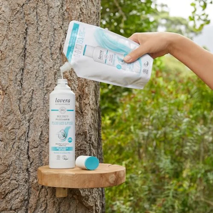 lavera Nachfüllbeutel basis sensitiv Pflegeshampoo Feuchtigkeit & Pflege - intensive Feuchtigkeit & sanfte Pflege - ohne Silikone - vegan - Naturkosmetik - 500 ml – Bild 3