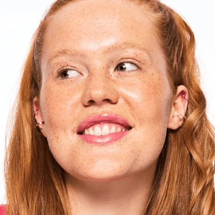 essence WONDER FULL tönender Primer 5 in 1, Farbton 10 Light Medium, 30 ml für glatte und hydratisierte Haut – Bild 5