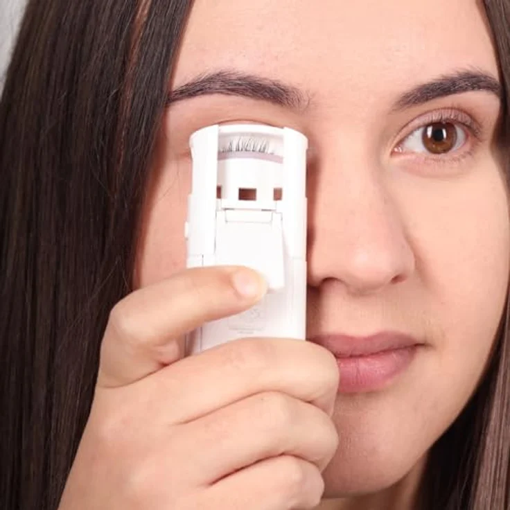 StylPro Hot Lash, Beheizte Wimpernzange mit sanfter Wärme, inklusive Reiseetui und Batteriestandsanzeige – Bild 5