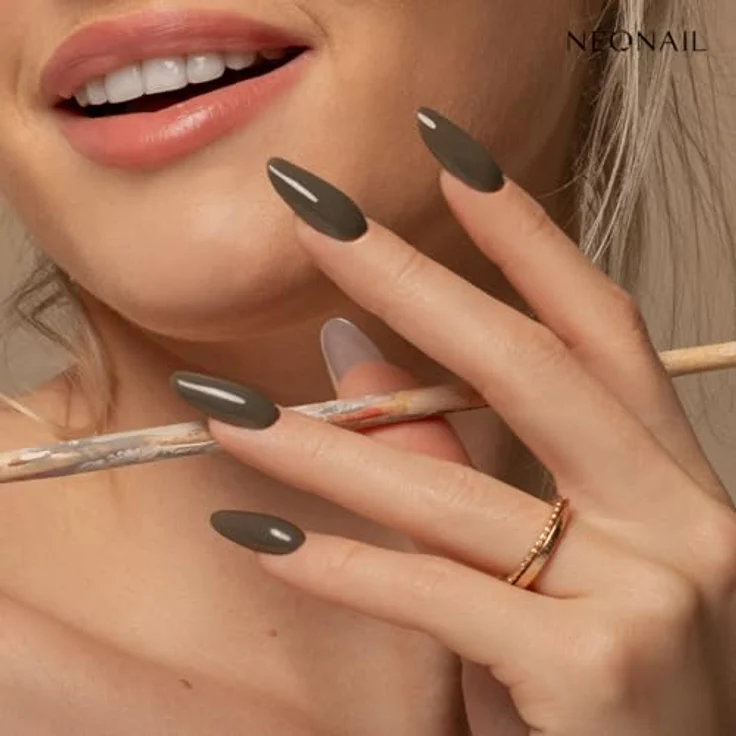NÉONAIL UV Nagellack 7,2 ml, Olivgrün „Evergreen Mood“, stark pigmentierter UV-Lack für langanhaltende Maniküre bis zu 21 Tage – Bild 5